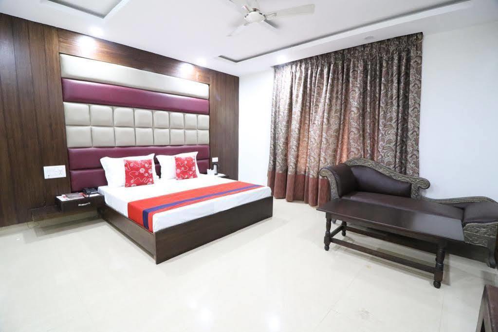 Hotel Ng Paradise Jagādhri Exterior foto